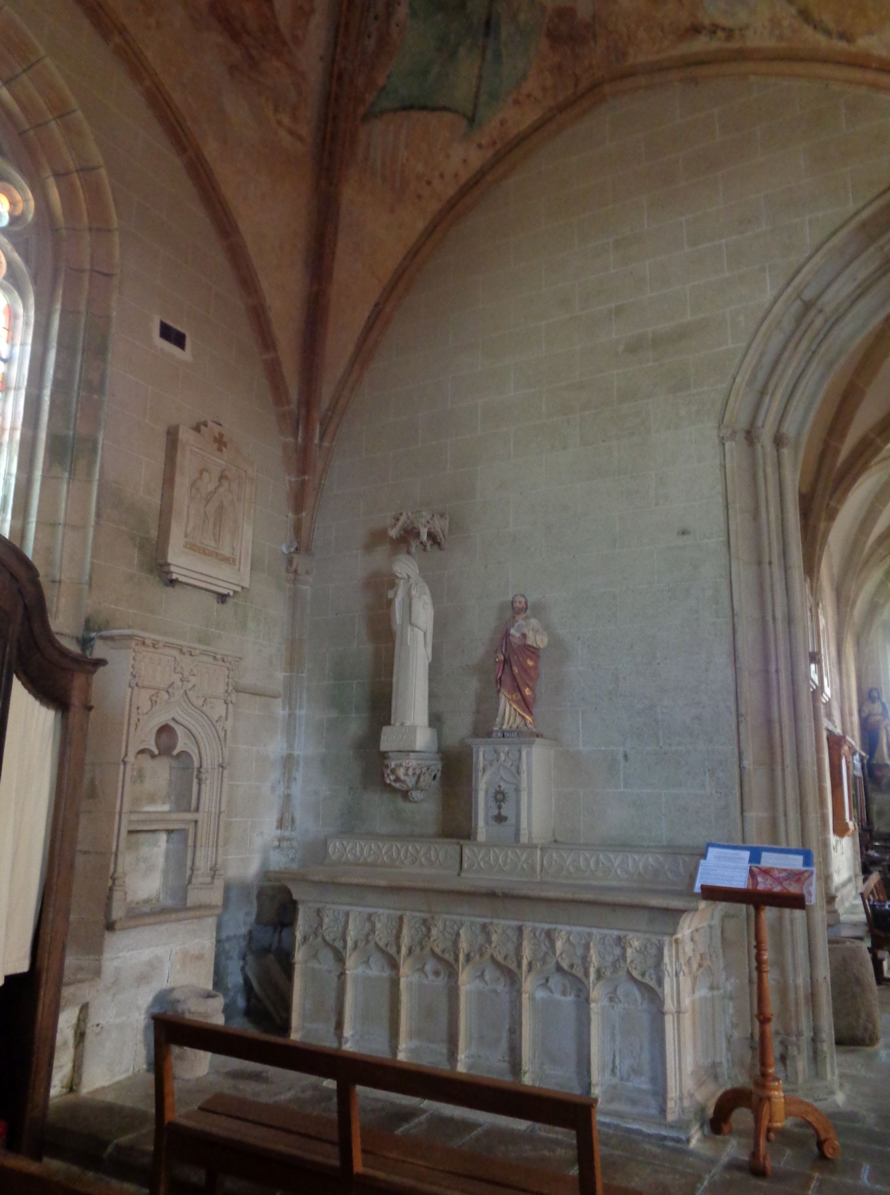 Kernascleden ch Notre Dame chapel left sep22