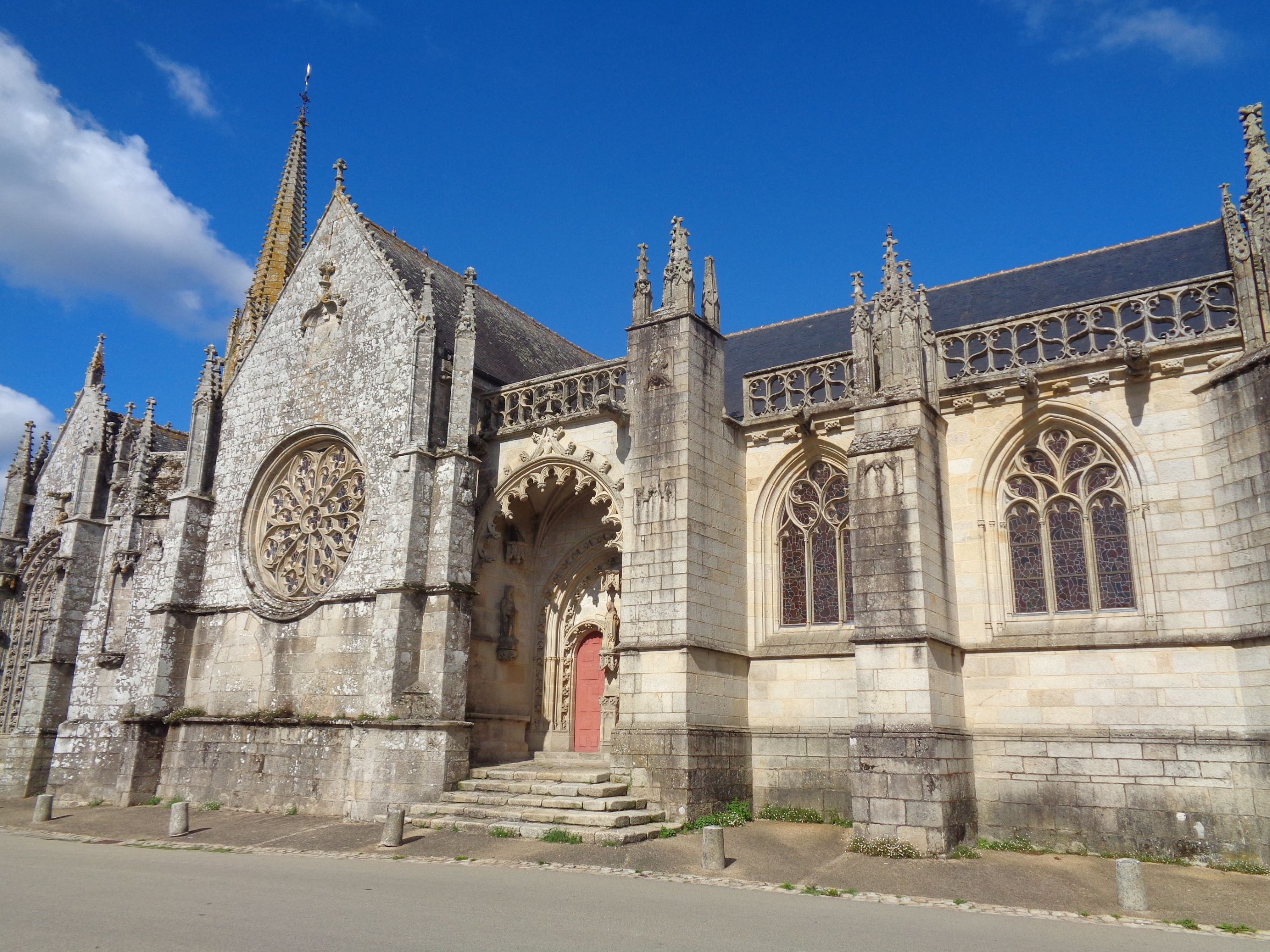 Kernascleden ch Notre Dame front sep22