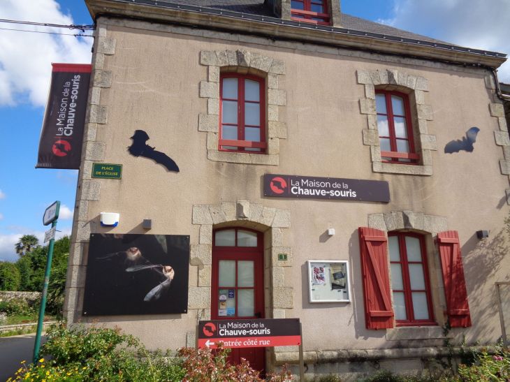 Kernascleden maison de bats side sep22