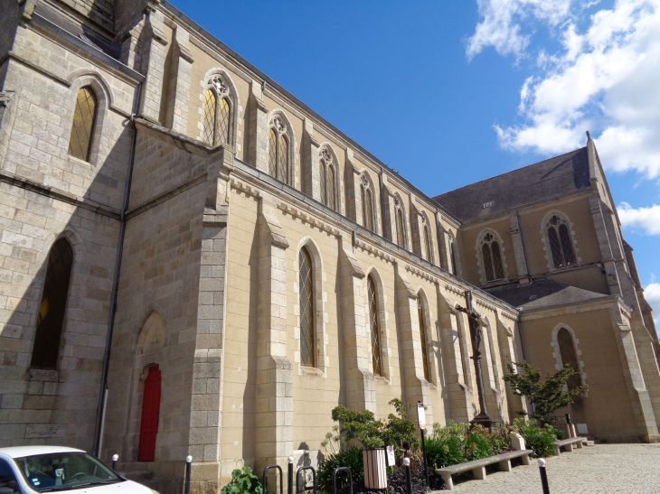 Languidic ch Saint Pierre side sep22