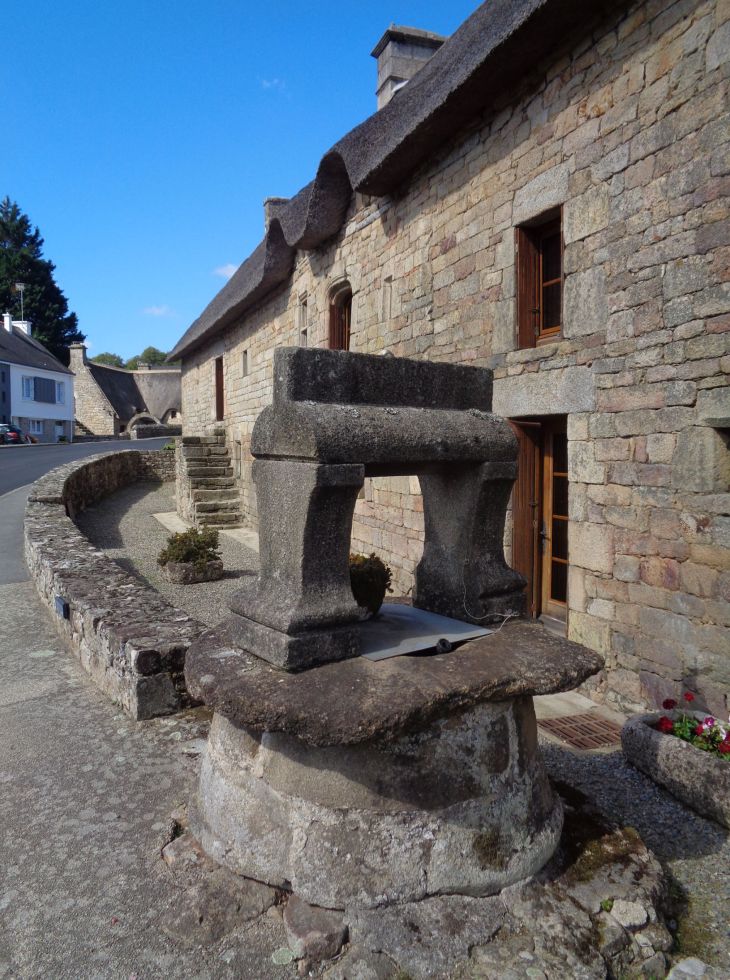 Lanvaudan puit or well front of Ch Saint Maudez sep22