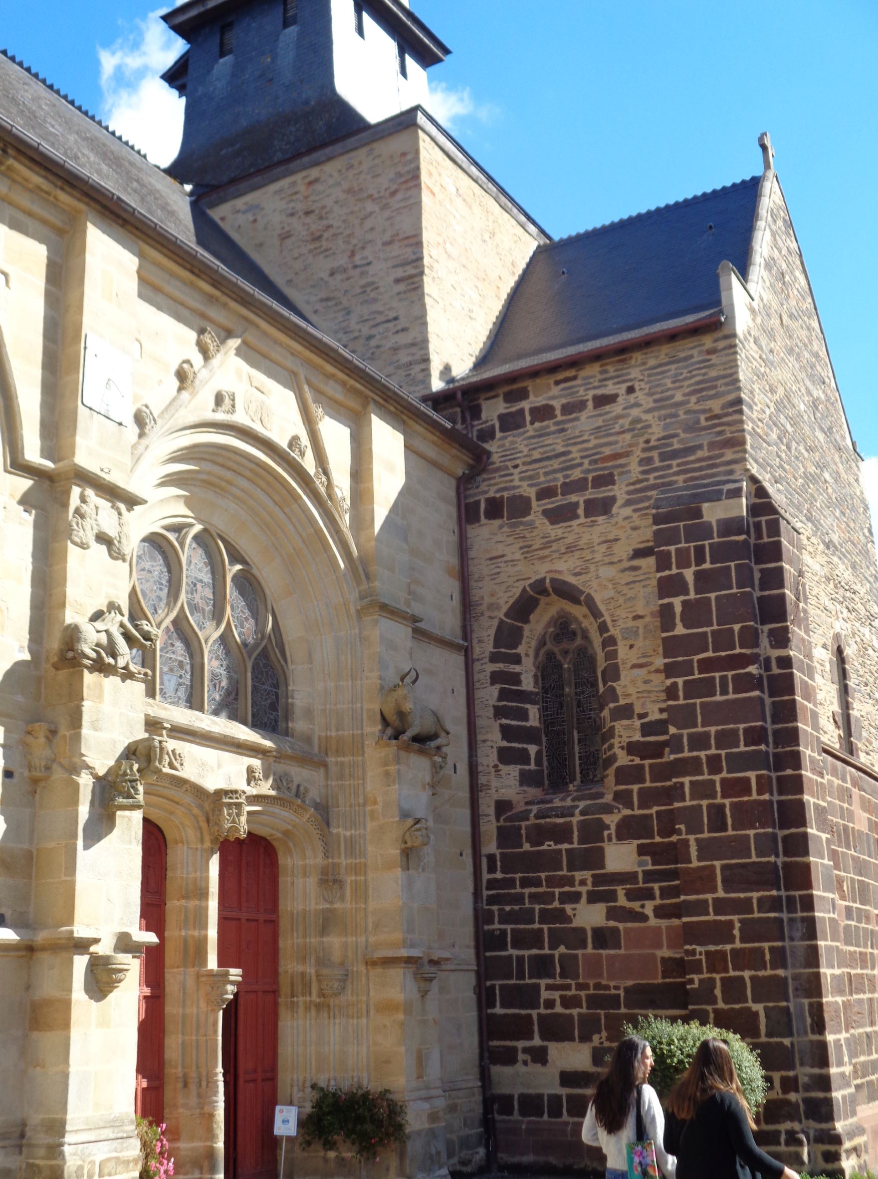 Malestroit ch Saint Gilles side right sep22