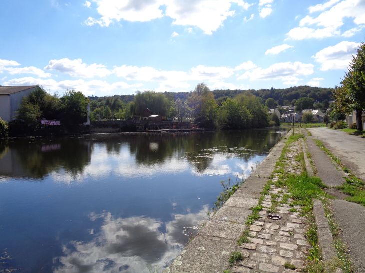 Malestroit Oust river entr town sep22