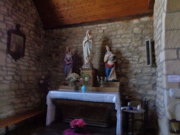 Persquen ch Saint Adrien chapel virgin left sep22