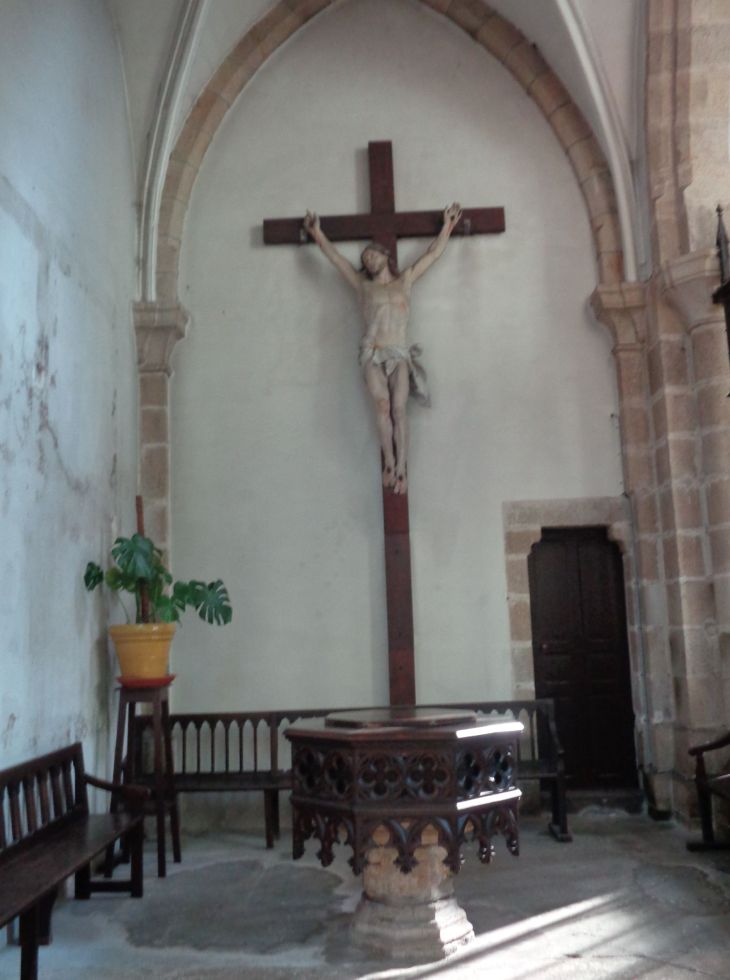 Plouhinec ch Notre Dame de Grâce chapel baptismal font sep22