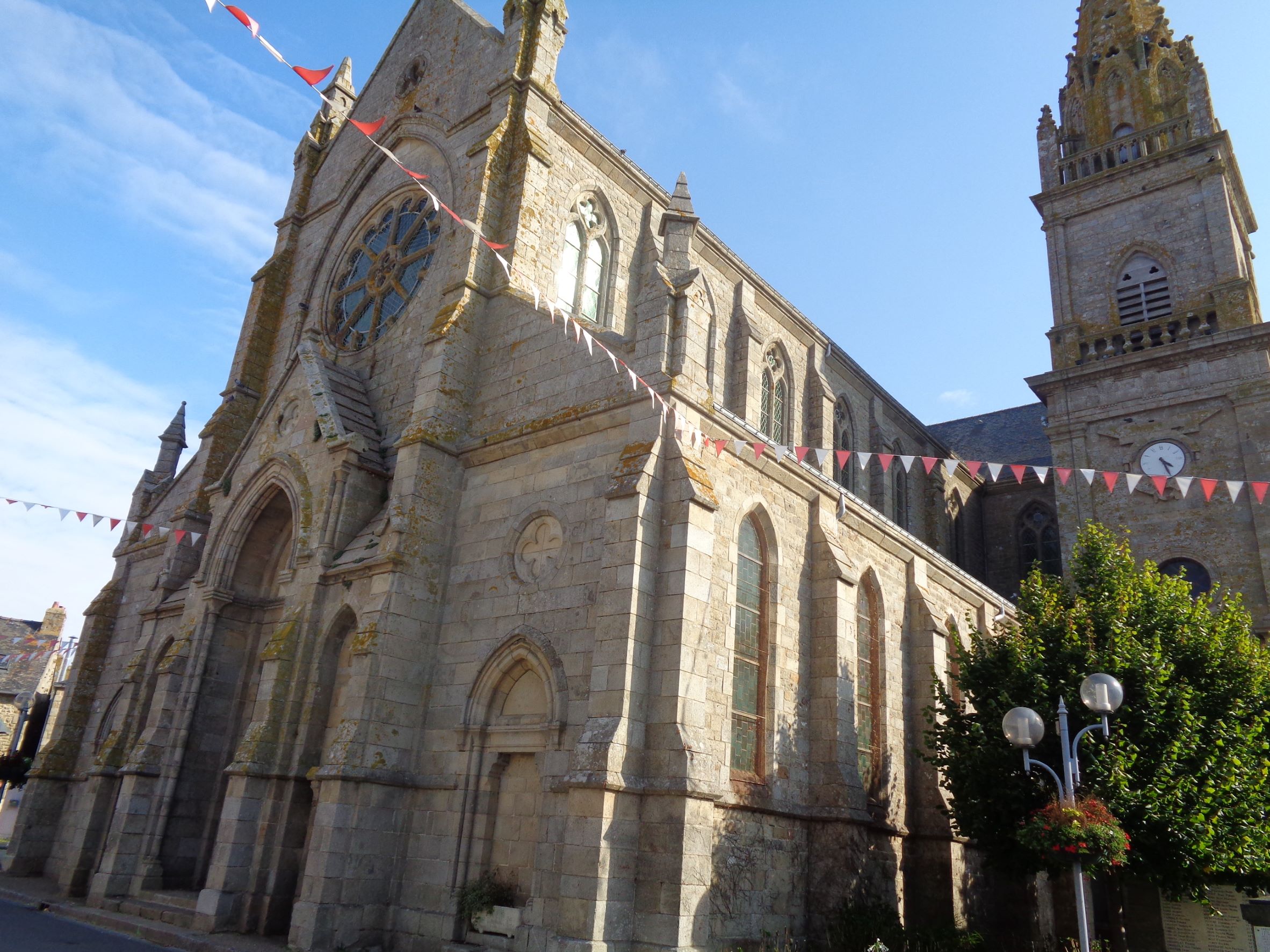 Plouhinec ch Notre Dame de Grâce front sep22