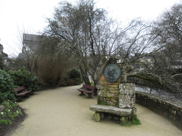 pont-aven-river-promenade-xavier-grall-jan13