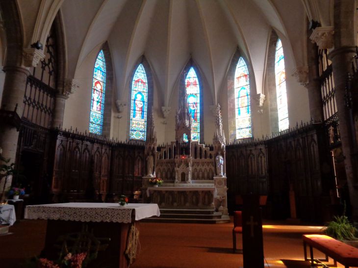 Questembert ch Saint Pierre altar sep22