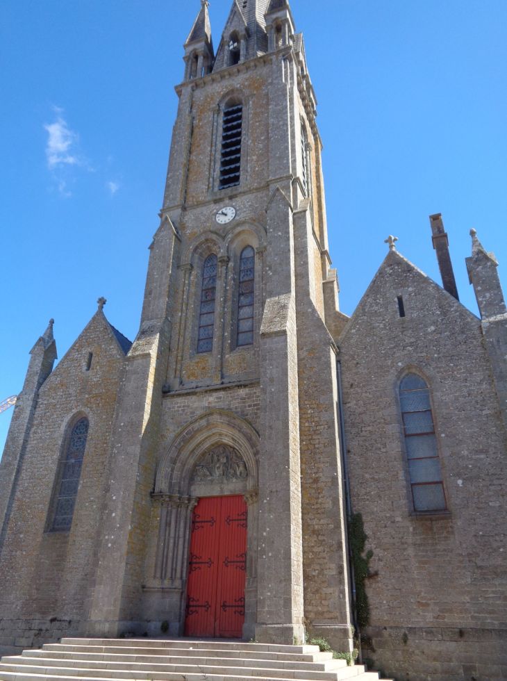 Questembert ch Saint Pierre belltower front sep22