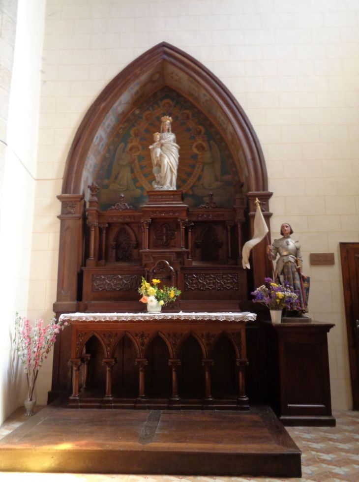 Questembert ch Saint Pierre chapel Virgin et Child jeanne d'arc sep22