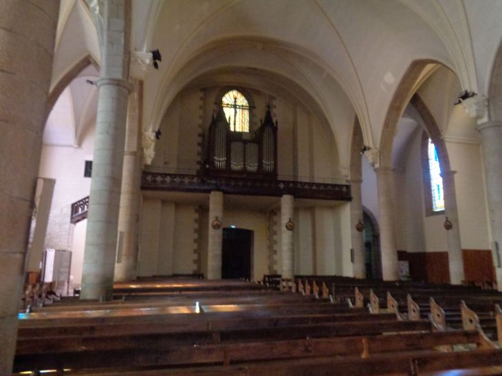 Questembert ch Saint Pierre organ back sep22