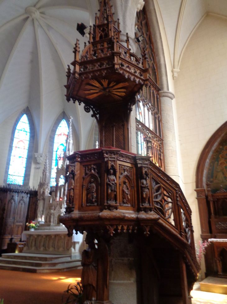 Questembert ch Saint Pierre pulpit sep22
