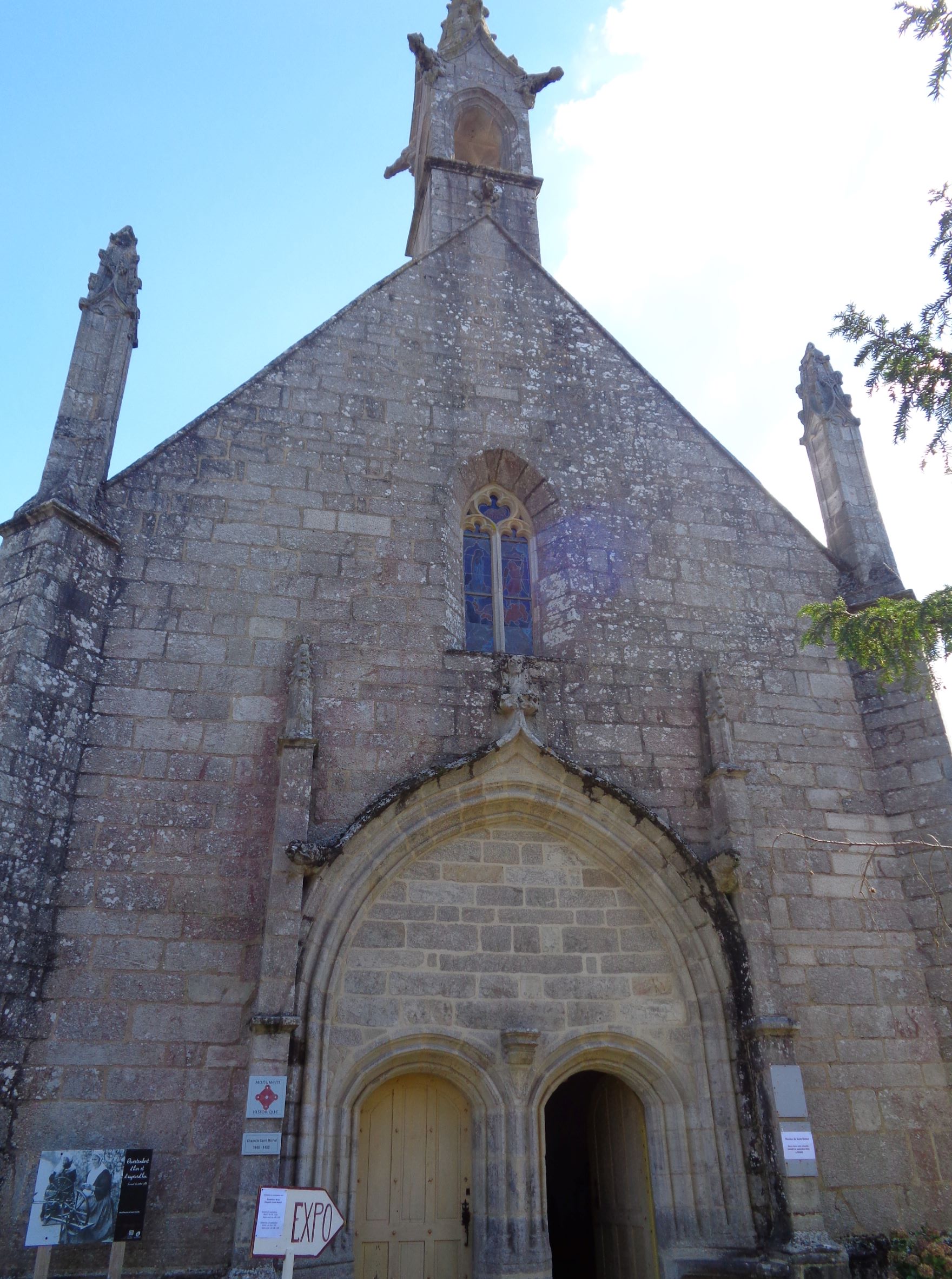Questembert chapelle Saint Michel expo front sep22