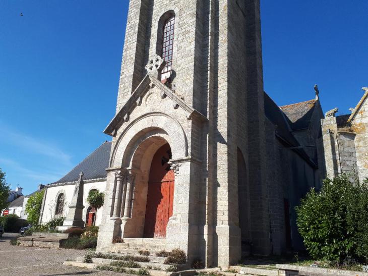Surzur Ch Saint Symphorien front belltower sep22