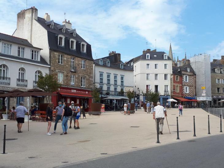 vannes pl des lices upward sep20