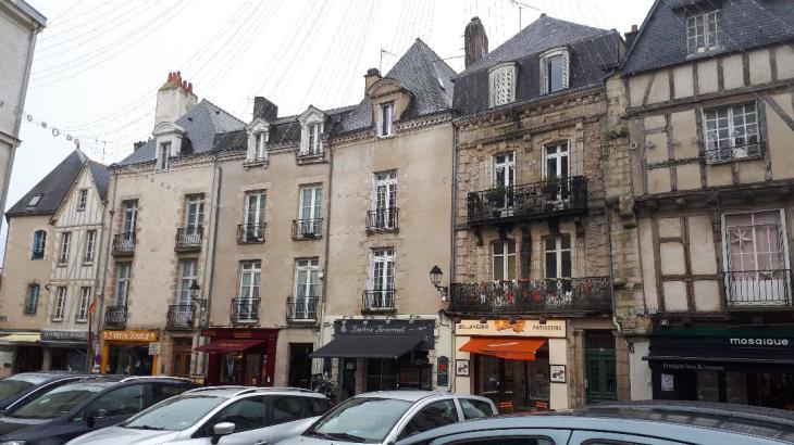 vannes pl du poids public nicolas store dec19