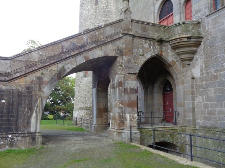 Combourg castle entr stairs and moat oct22