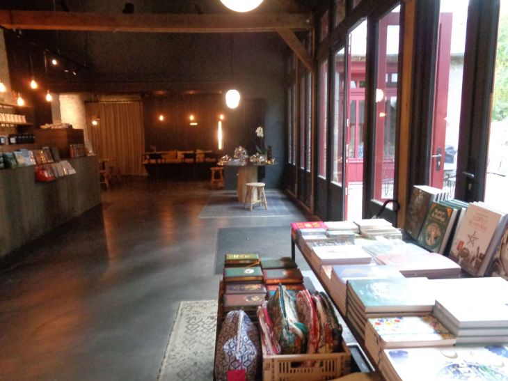 Combourg castle lobby boutique oct22