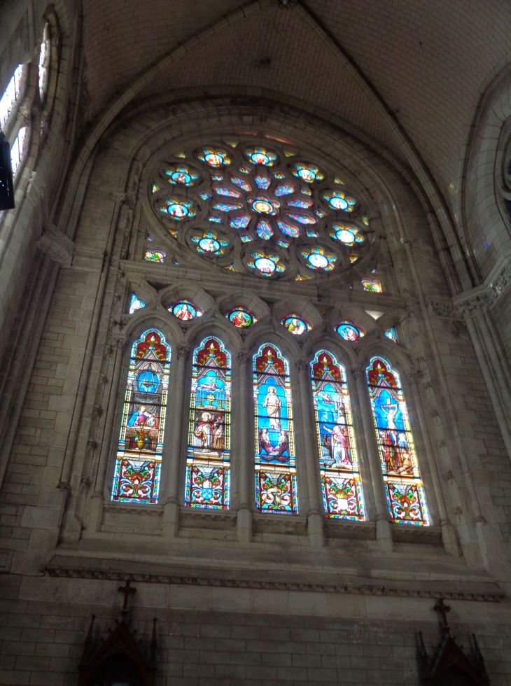 Guémené Penfao ch Sainte Anne rosary window left oct22