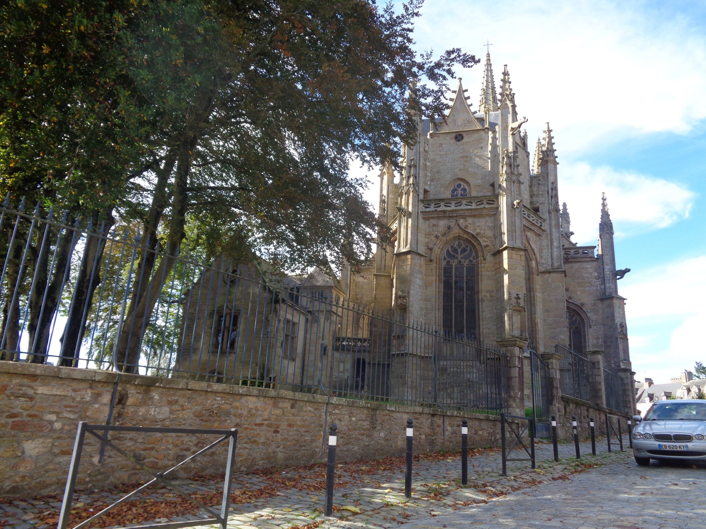 Hennebont ch Notre Dame du Paradis back oct22