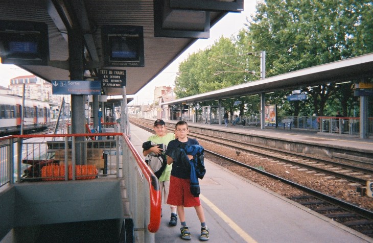 Houilles train station twins oct05