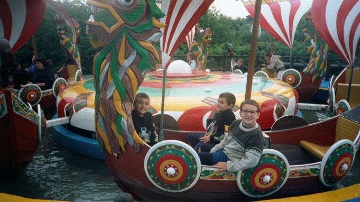 parc-asterix-my-kids-in-a-viking-boat