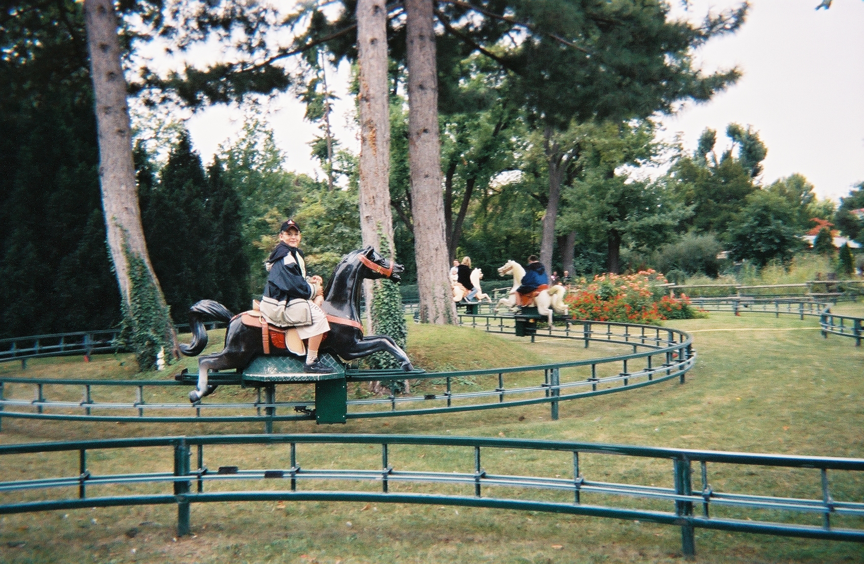 Paris jardin d'acclimatation horse ride RF oct05