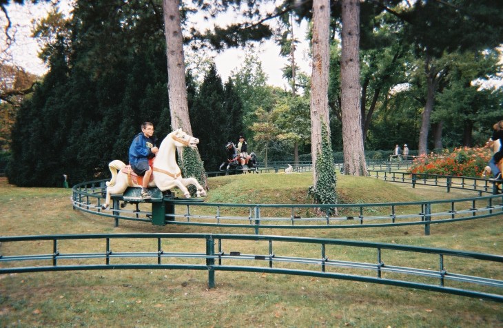 Paris jardin d'acclimatation horse ride XF oct05