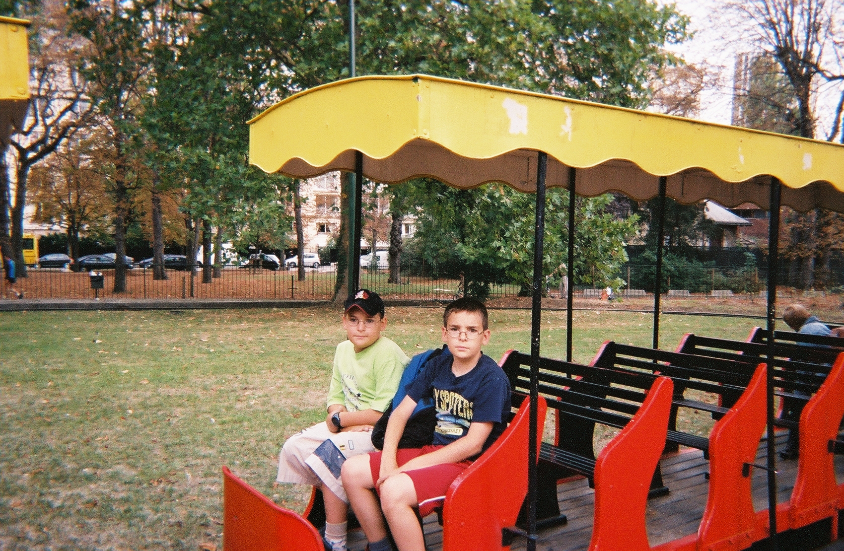 Paris jardin d'acclimatation petit train RF et XF oct05