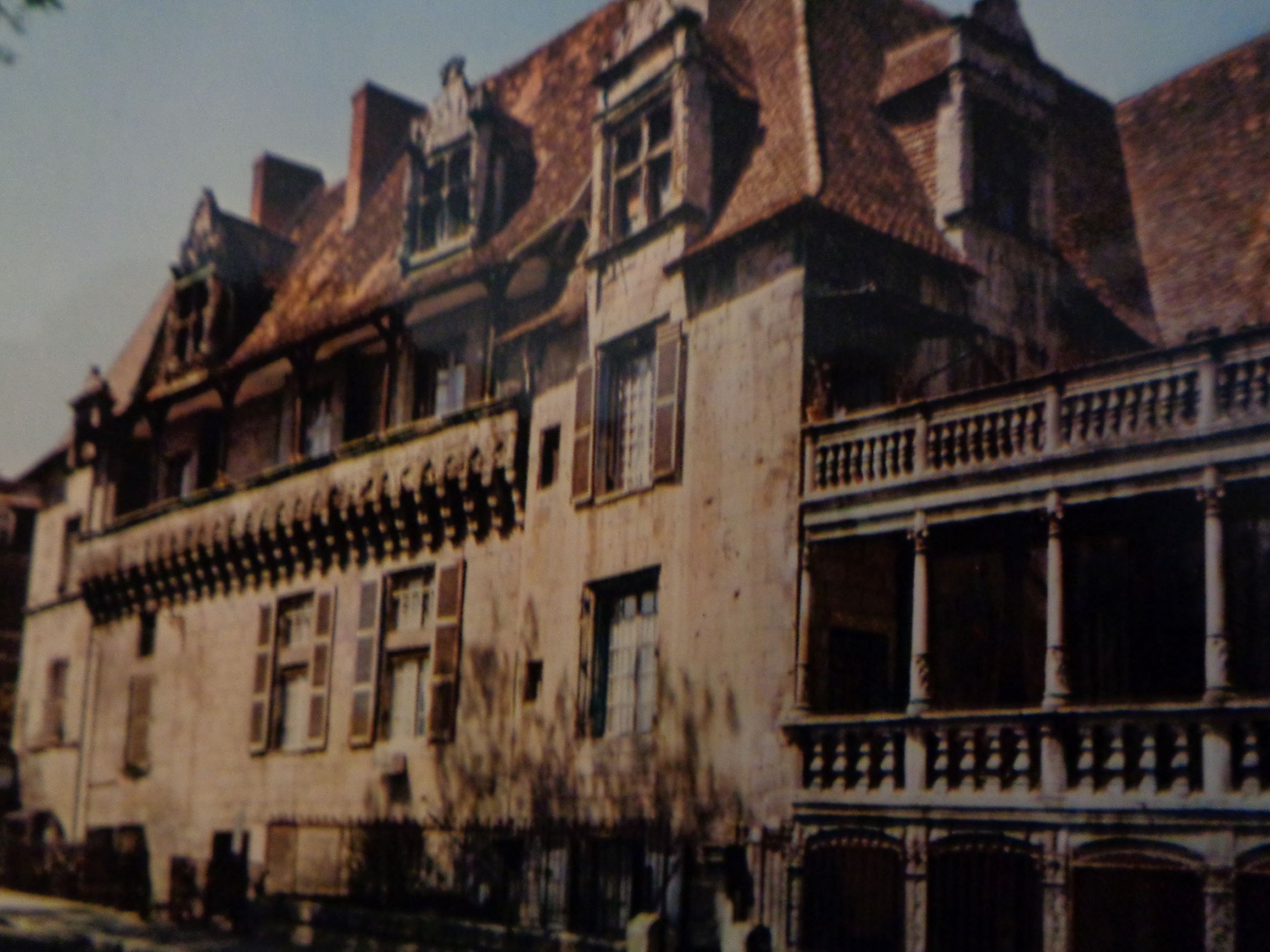 Perigueux la maison des Consuls c2004