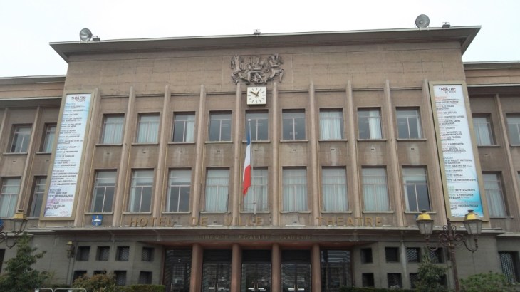 poissy-hotel-de-ville-and-theater-apr12