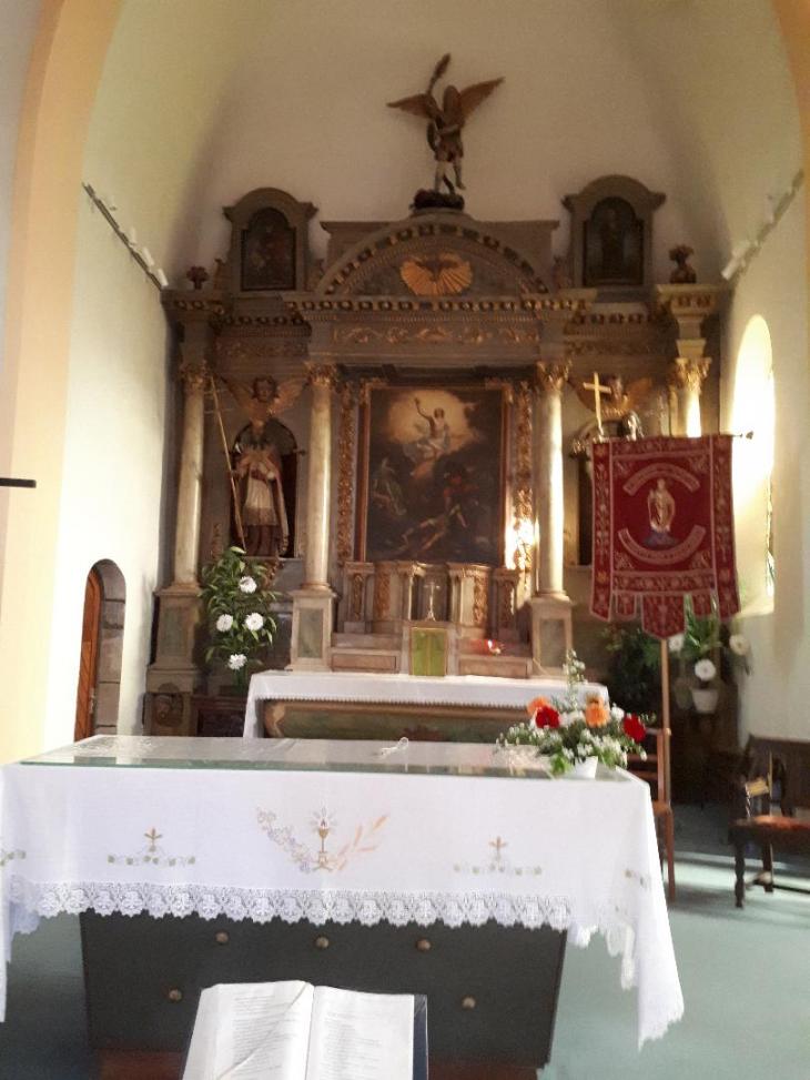 St Martin sur Oust Ch Saint Martin altar oct22