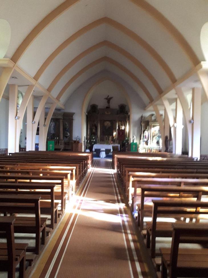 St Martin sur Oust ch Saint Martin nave to altar oct22