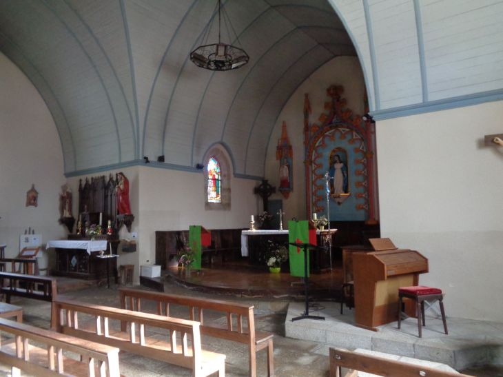 Brandivy ch st Aubin altar side chapel nov22