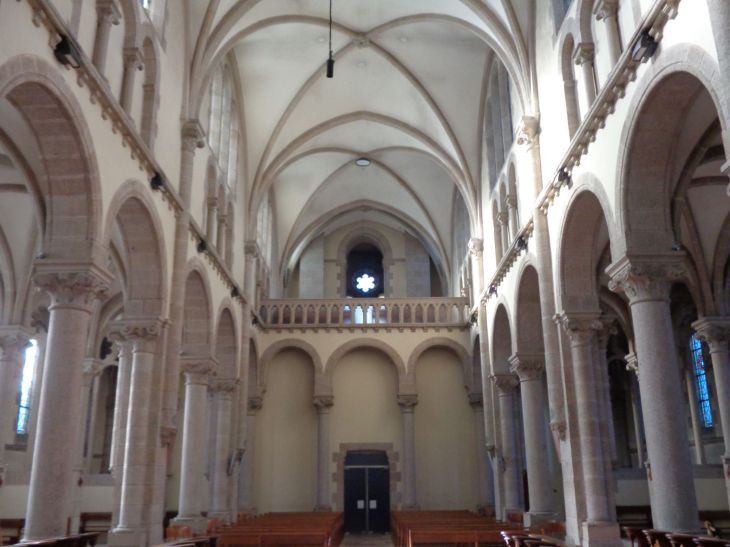 Bréhan abbaye de Timadeuc church back from altar nov22