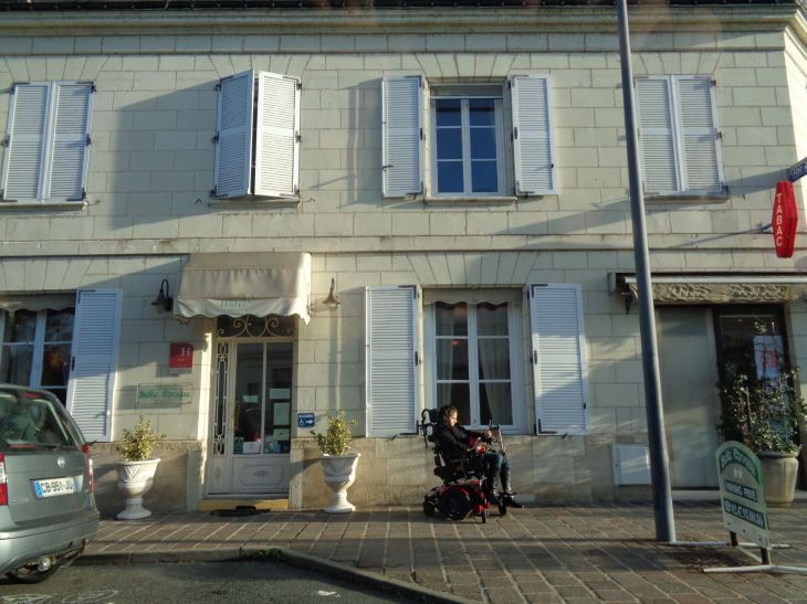 Chinon belle epoque hotel front nov22