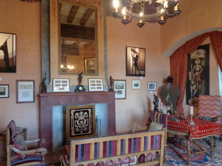 Lémeré chateau du Rivau salle de sejour jeanne d'arc chimney nov22