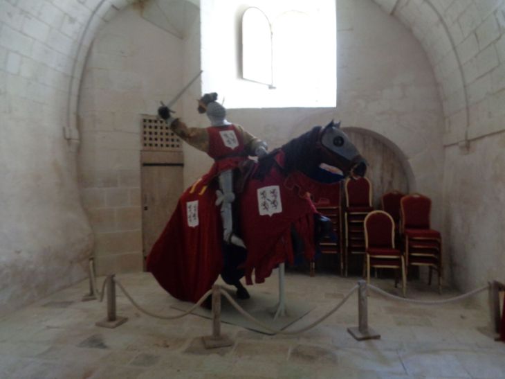 Lémeré chateau du Rivau stables chevalier on horse nov22