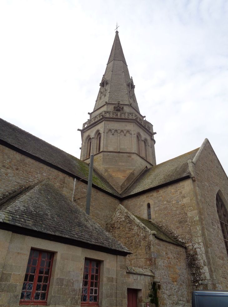 Merlevenez ch Notre Dame de Joie back belltower nov22