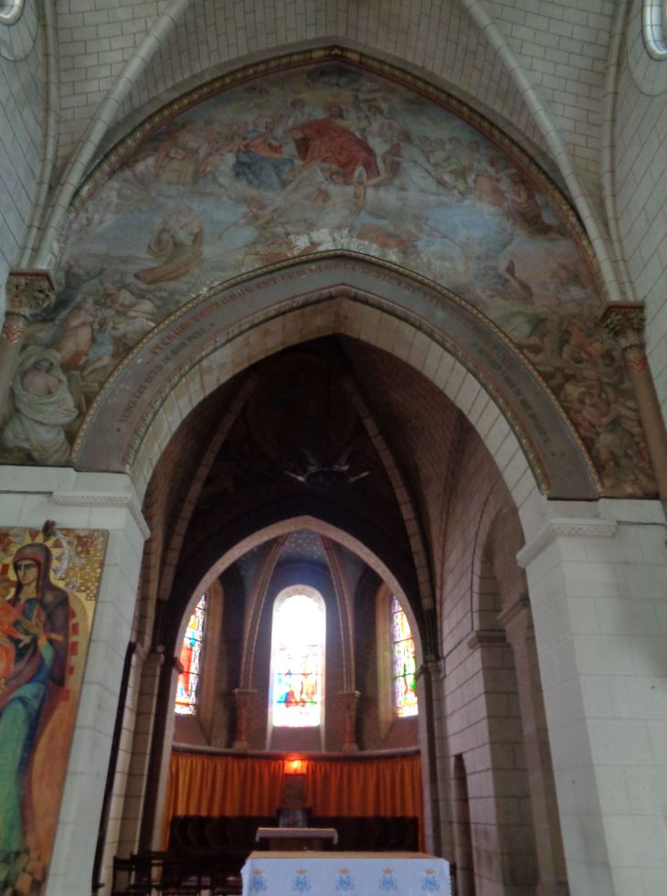 Monts ch Saint Pierre aux Liens altar nov22