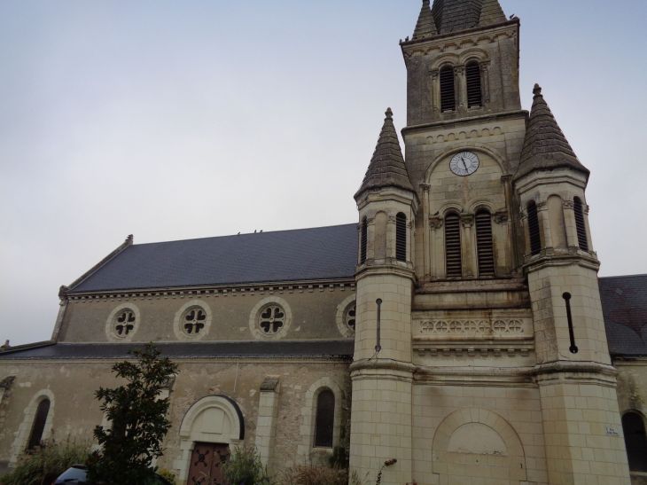 Monts ch Saint Pierre aux Liens belltower clock nov22