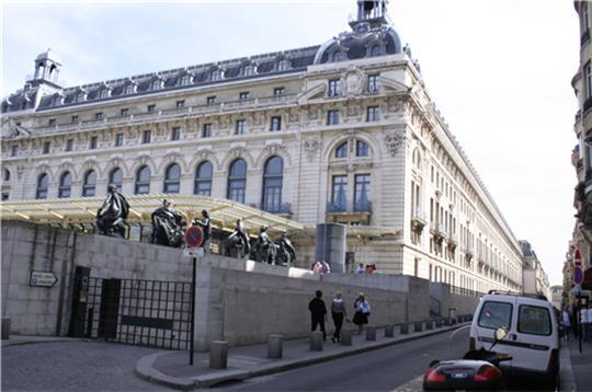 museum-orsay-corner-rue-bellechasse-and-lille