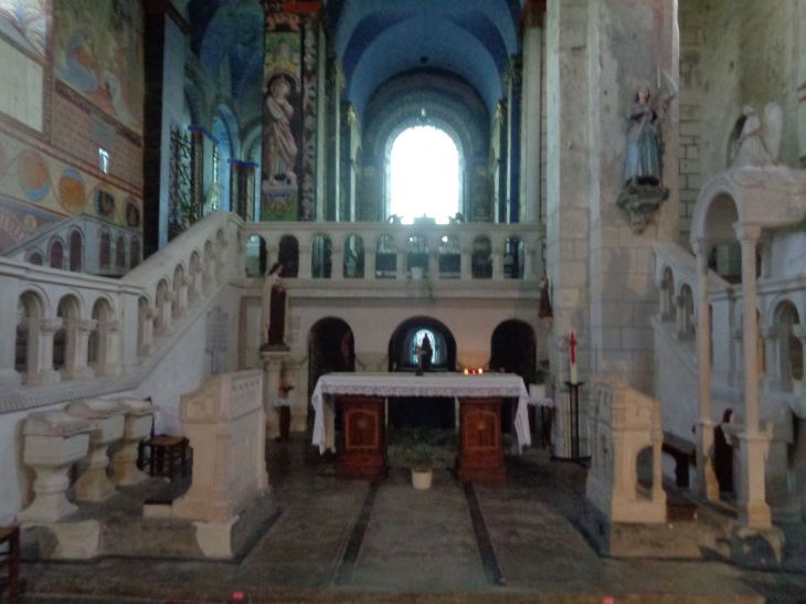 Riviére ch Notre Dame altar nov22