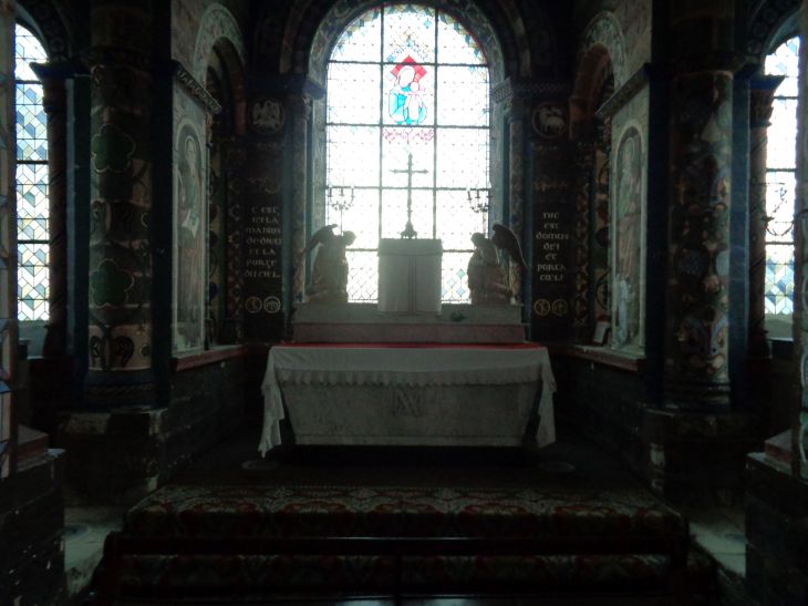 Riviére ch Notre Dame chapel Cross nov22