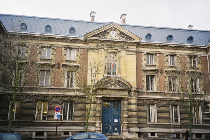 versailles-palais-de-la-prefecture-back-rue-jean-a-houdon-jul06