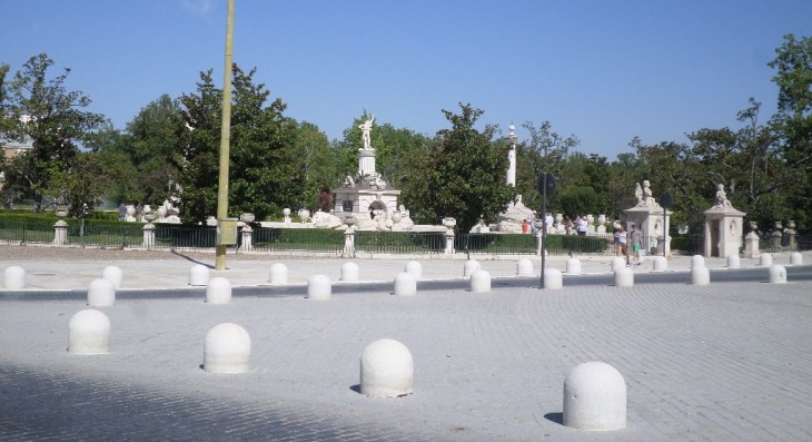 aranjuez-plza-san-antonio-statue-aug16