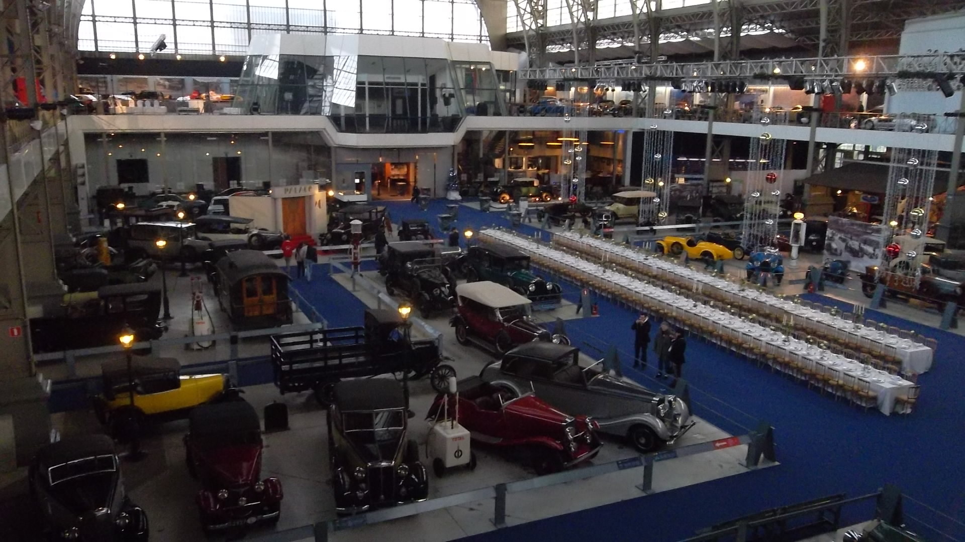 Bru autoworld grand hall and dinner table dec12