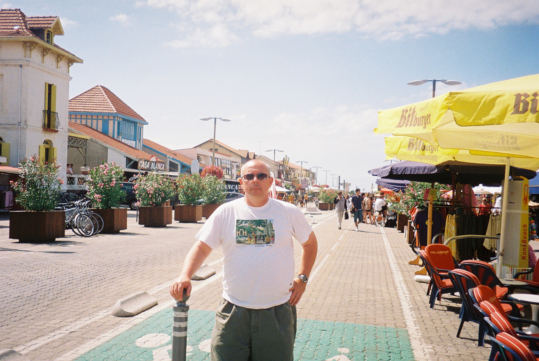 Lacanau ocean centre ville towards plage centrale aug08