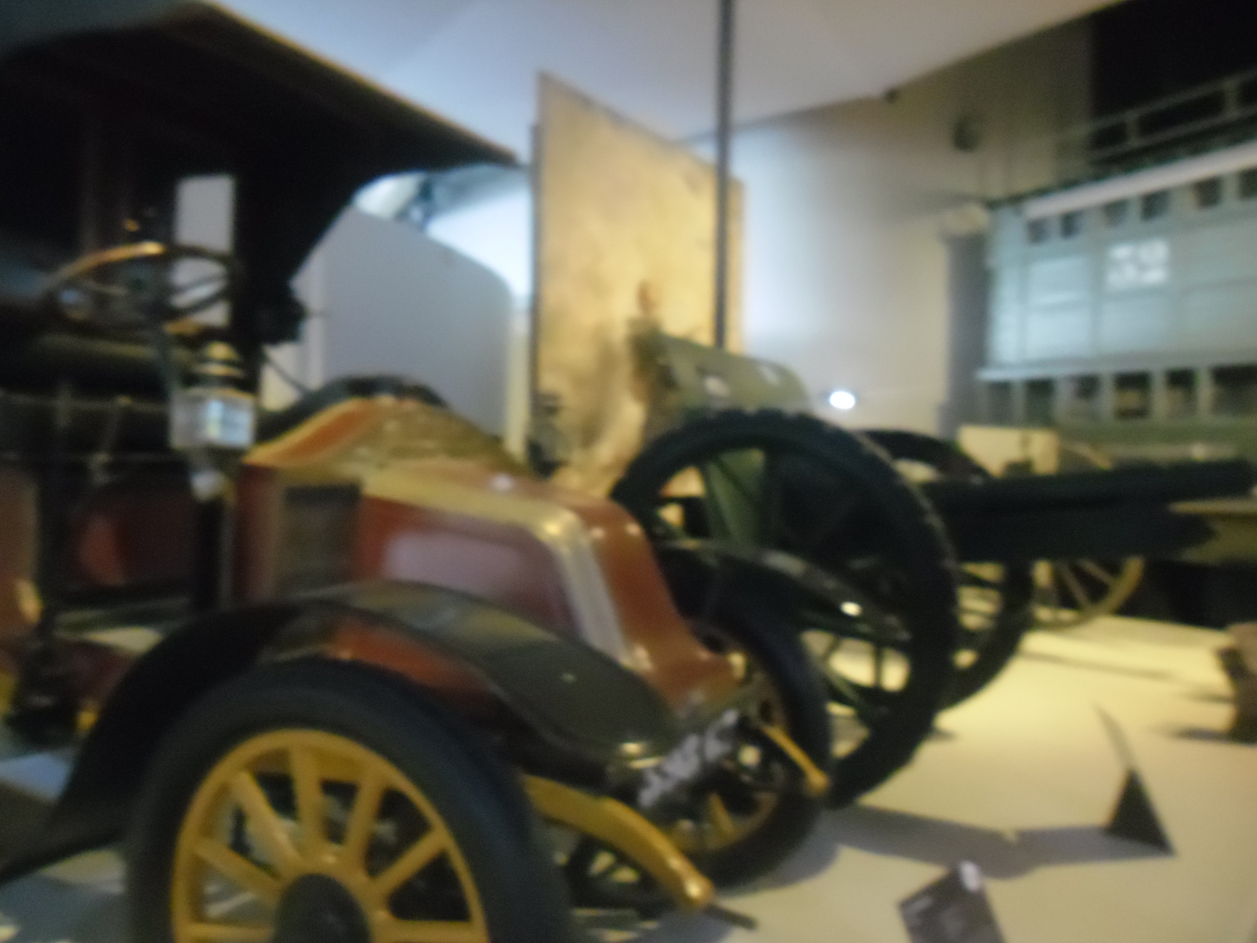 meaux in museum de la grande guerre cannos 75 et 105mm