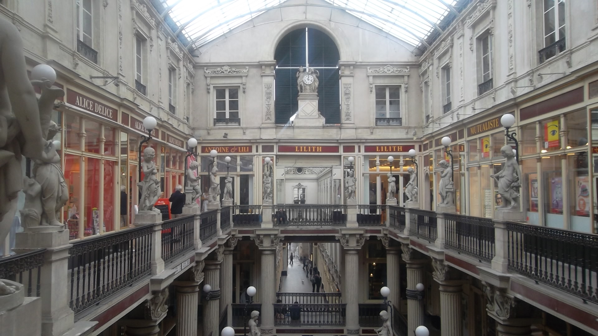 nantes-passage-pommeraye-inside-my13